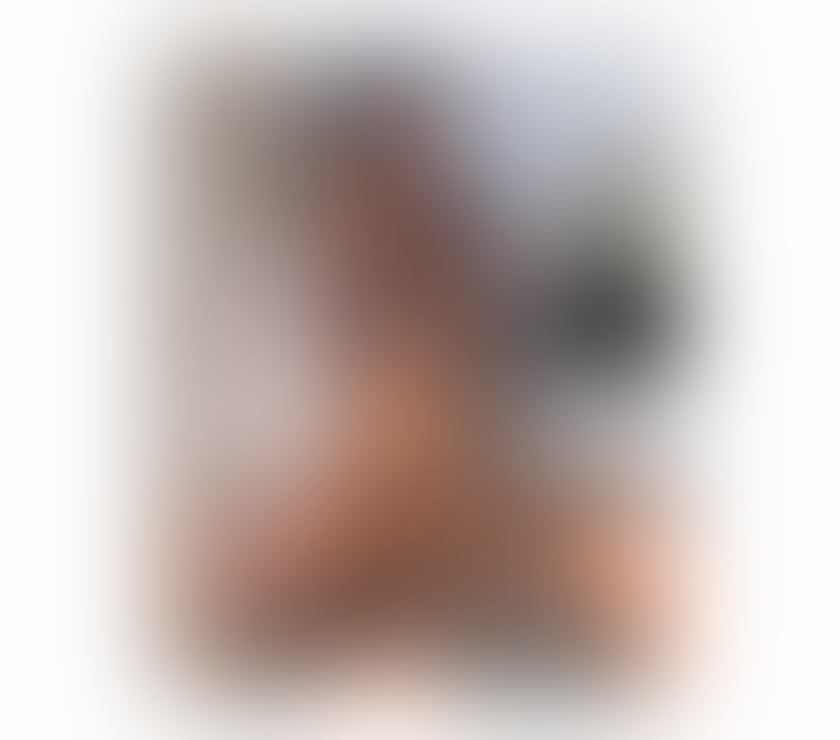 Aria – Elegant Brunette Offering Relaxation & Desire
