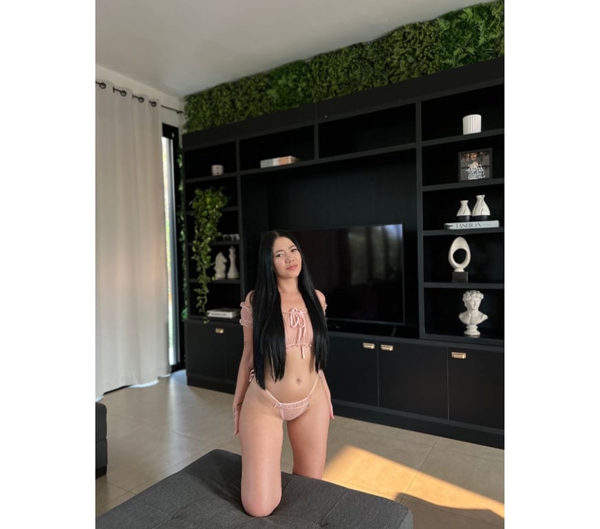 Escorts West Sussex Crawley - Photos for FUN & FREINDLY JUST ARRIVED