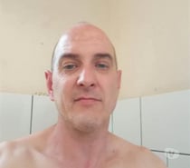 Looking for fun with female or couples, bi couple
