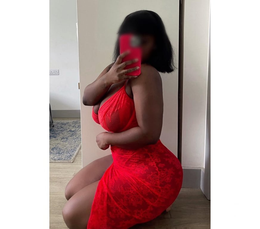 Escorts North West London Burnt Oak - North West London - Photos for Edgware - Curvy Ebony BRITISH Dominican Babe