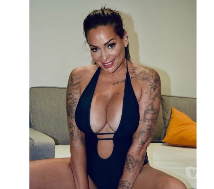 Escorts East London Redbridge - Photos for ❤️💦🔥 B2B last 2 days vicky 🥂💦👅