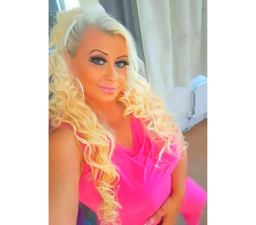 Escorts East London Havering - Photos for Amanda Horny Milf big natural boob's gfe ❤️ kissing