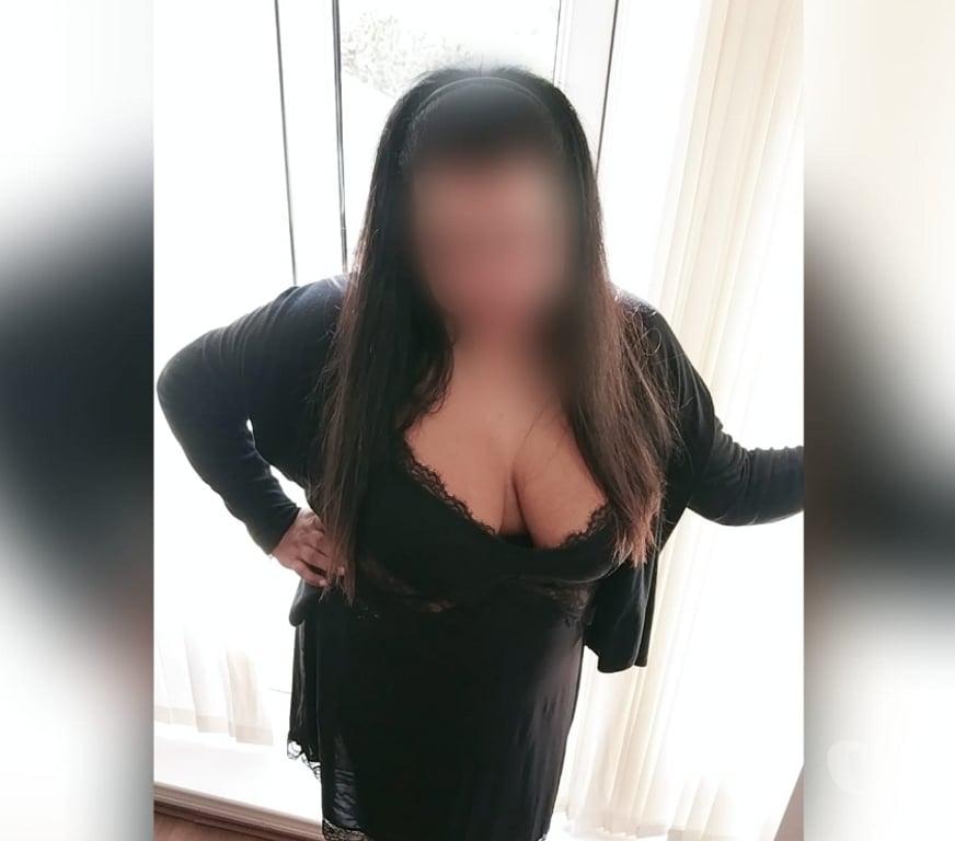 Escorts East London Canary Wharf - East London - Photos for MALA SOUTH INDIAN TAMIL CHUBBY GIRL NEW IN TOWN