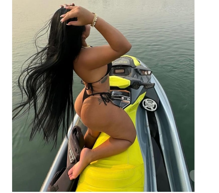 Escorts South West London Sutton - Photos for Heloa Big ASS 🍑Beautiful TITS 🍒PARTY GIRL🍭🍸