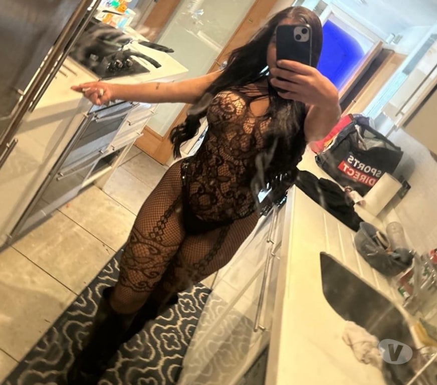 Escorts Buckinghamshire Milton Keynes - Photos for Brazilian brunette party girl 🔥🥳