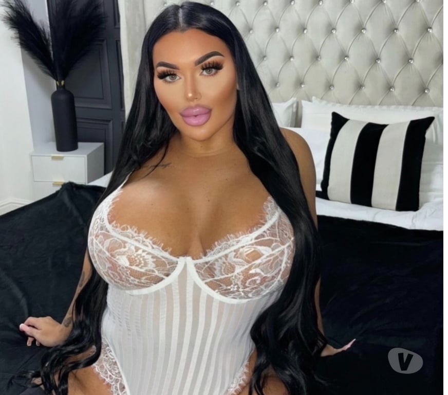 Escorts Nottinghamshire Nottingham - Photos for High class escort new in town Ellie Chloe 👑💗