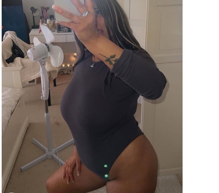 Escorts Hertfordshire Hertsmere - Photos for Escorts and massage