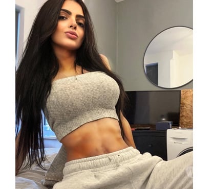  Escorts Edmonton North London - Photos for Yara 🇧🇷🔥🔥sexy girl