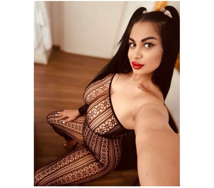  Escorts Huddersfield Kirklees - Photos for Larra 💋🆕️ party girl 🥂 incall