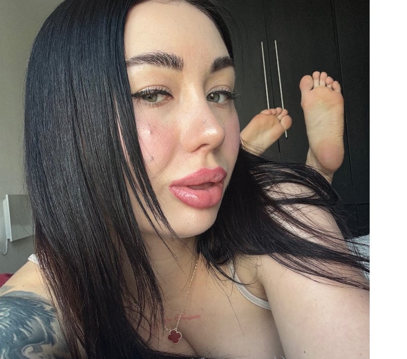 Bow Down & Pay – Findom Perfection