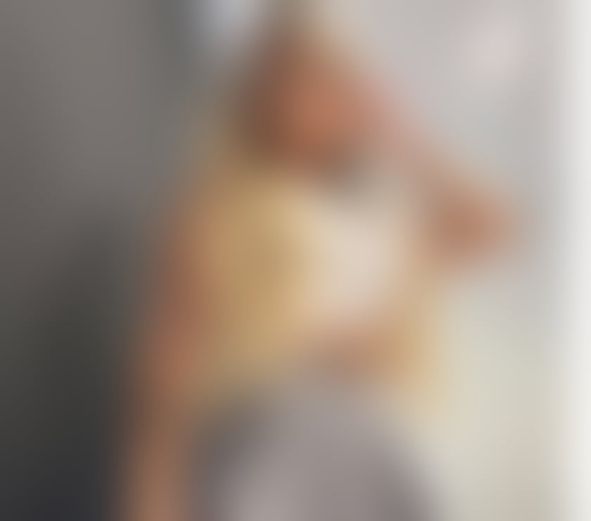 Escorts East London Canary Wharf - East London - Photos for escort and massage.