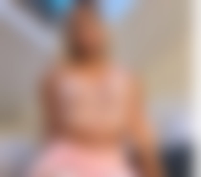 Escorts East London Canary Wharf - East London - Photos for escort and massage.