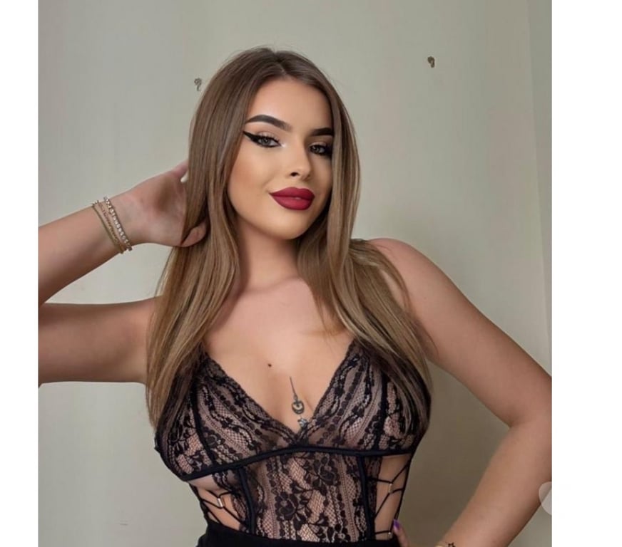 Escorts Greater Manchester Stockport - Photos for REAL BLONDE-TOP NEW IN YOUR TOWN💛