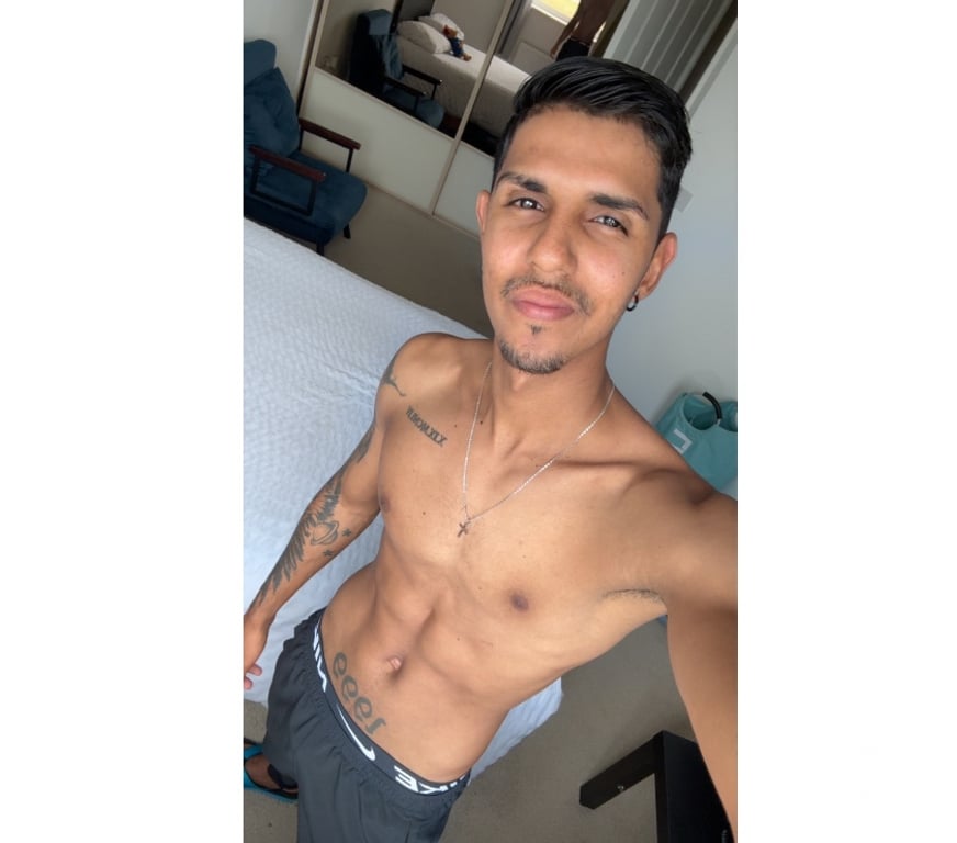Gay massage Buckinghamshire Milton Keynes - Photos for GUSTAVO VERS AVAILABLE ππ₯
