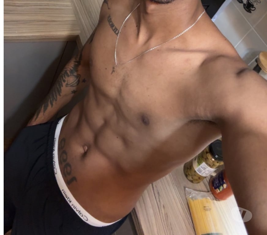 Gay massage Buckinghamshire Milton Keynes - Photos for GUSTAVO VERS AVAILABLE ππ₯