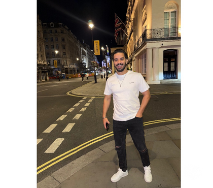 Escort East Acton West London - Photos for Elegance & Seriousness looking to Connect with Refined Peo