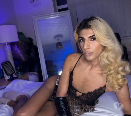 Transsexual Escorts Birmingham City Centre Birmingham - Photos for Sweet shy latte