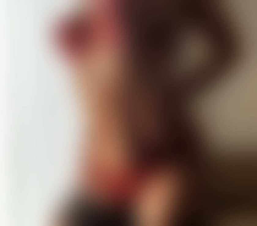 Escorts Gloucestershire South Gloucestershire - Photos for HOT ASS MILF ENGLISH BLONDE LOTS OF FUN