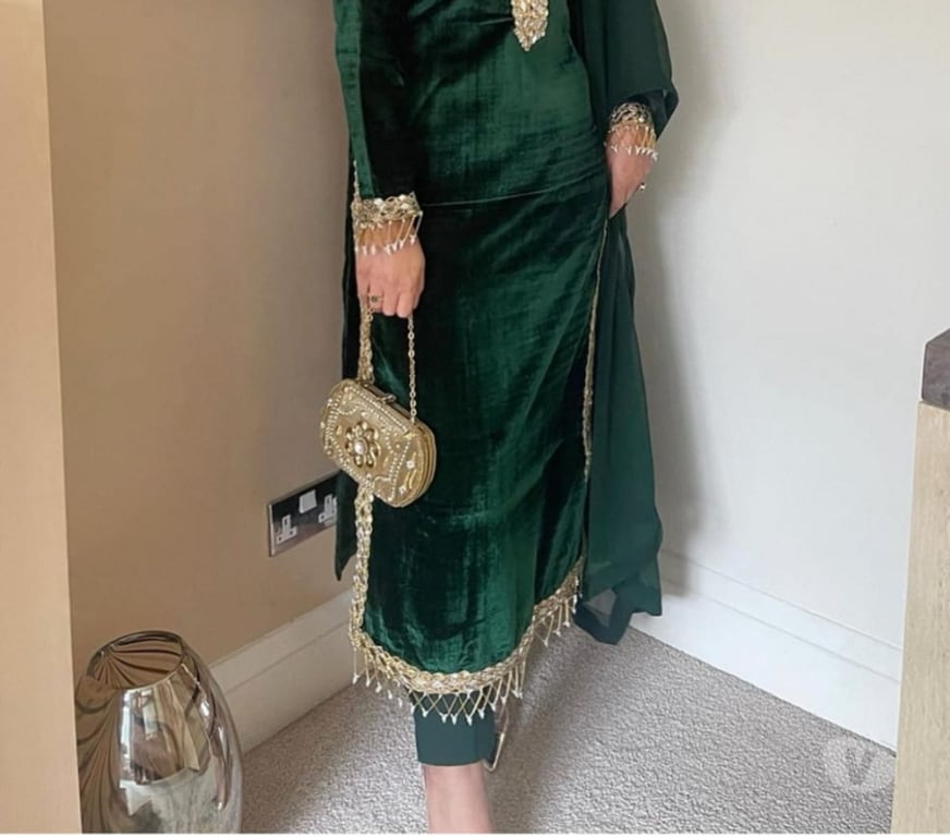 Escorts West Midlands Birmingham - Photos for 100% British Pakistani no extra charges !