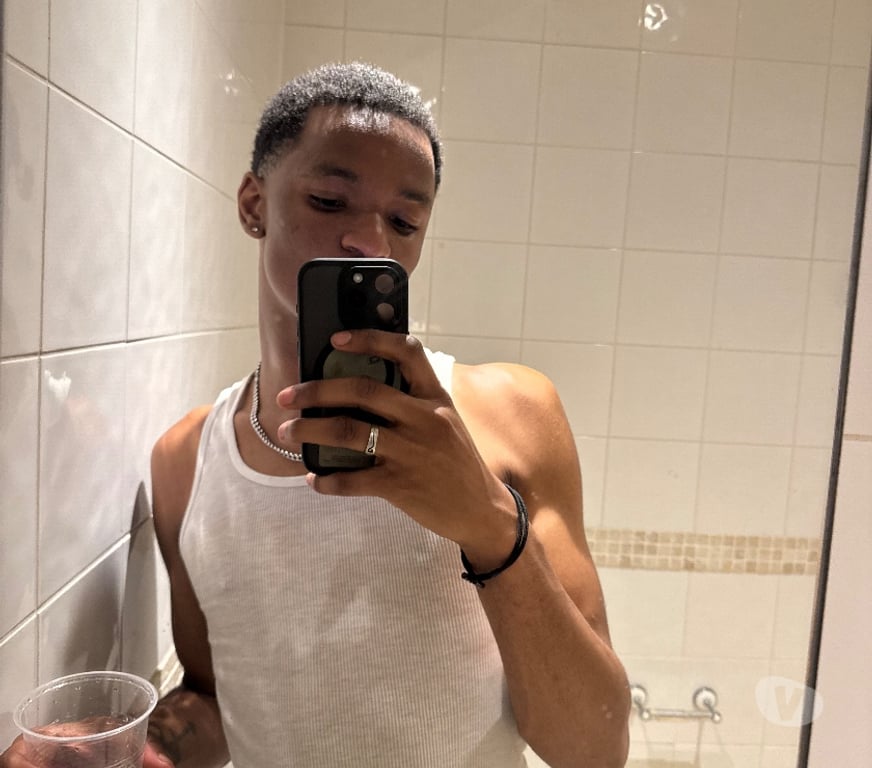  Gay massage East London Mile End - East London - Photos for 🔥 vers male – fun, fit & ready for you (in & outcall