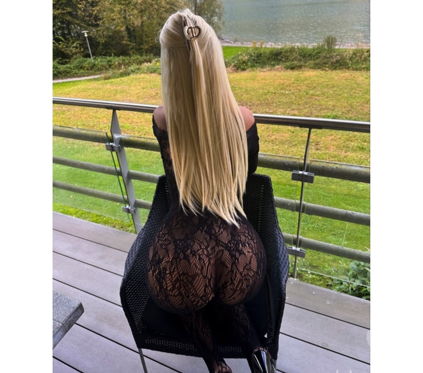 Trans Escorts Hull The Avenues - Hull - Photos for Issabella dominatrix ! XXL FUll services