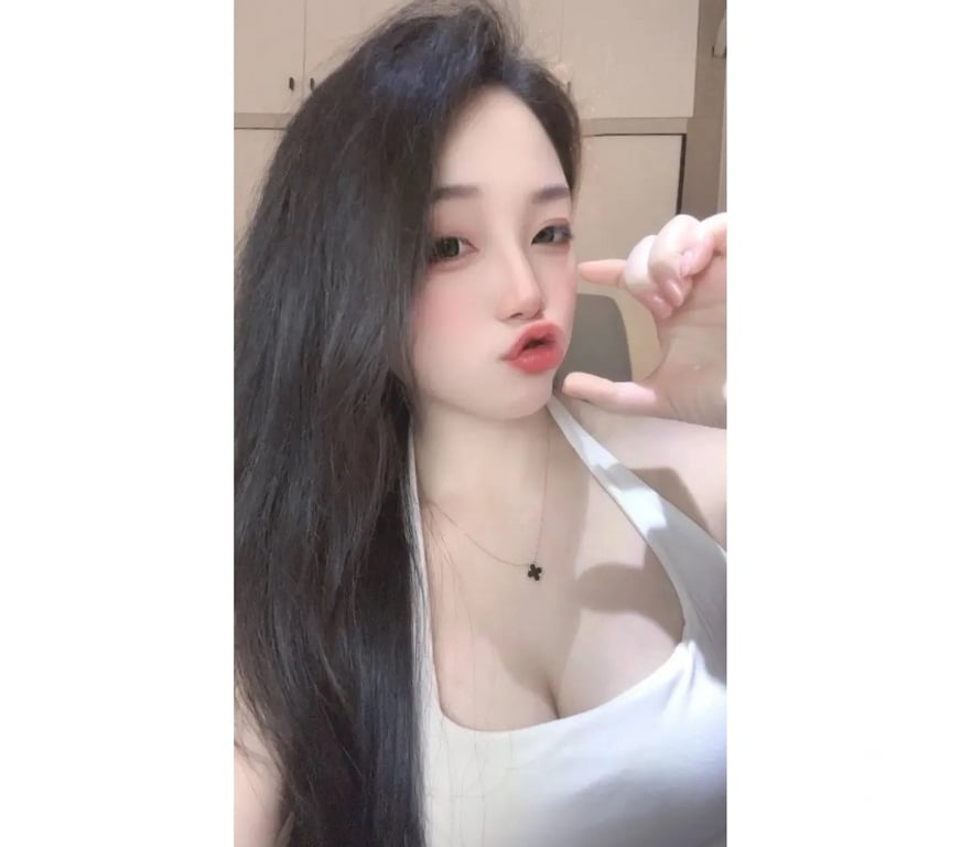 Escorts West London White City - West London - Photos for 💯 Asian Girl PERFECT ESCORT best massage escort W12 DUO