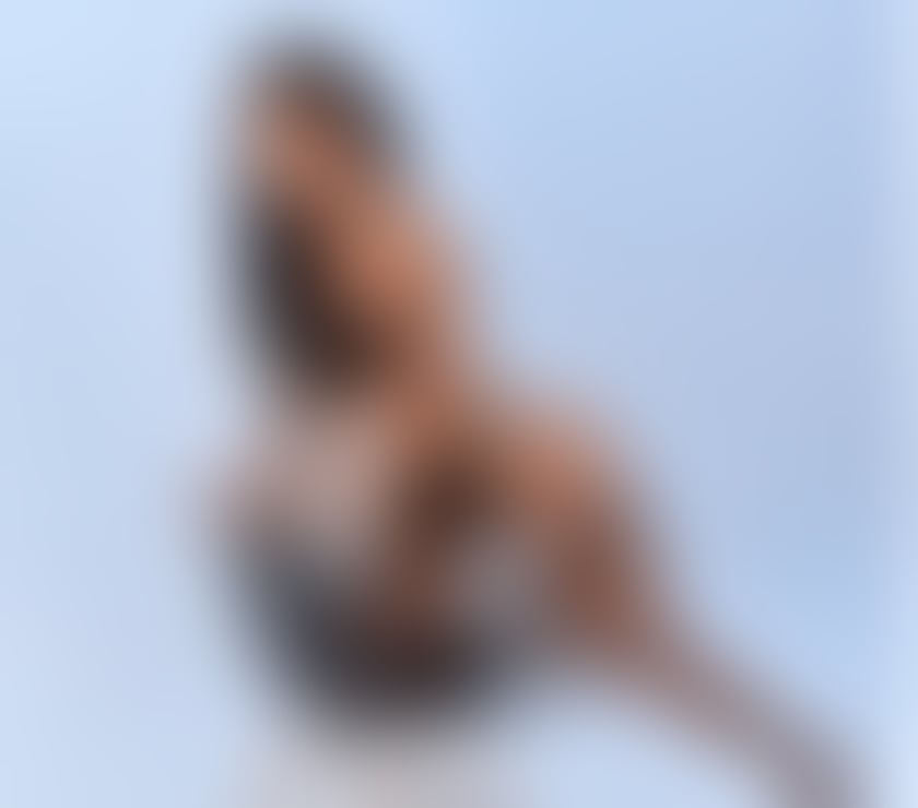 Escorts Nottinghamshire Nottingham - Photos for Naughty curly Brazilian brunette in town now