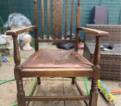 Furniture Croydon Croydon - Photos for Antique Wooden Armchair – Ornate Carved Back, Collectible