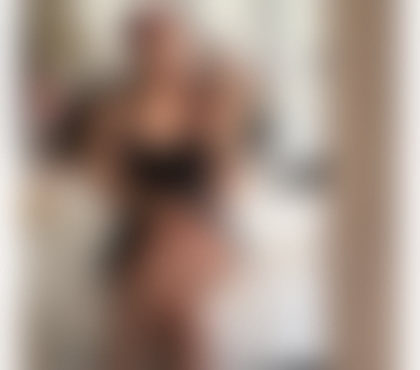 Sarah naughty petite , party lover A-level ,gfe no rush
