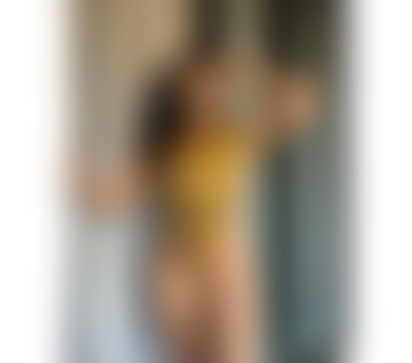 NEW GIRL BRAZILIAN BABE SHORT SEASON IN THE CITY