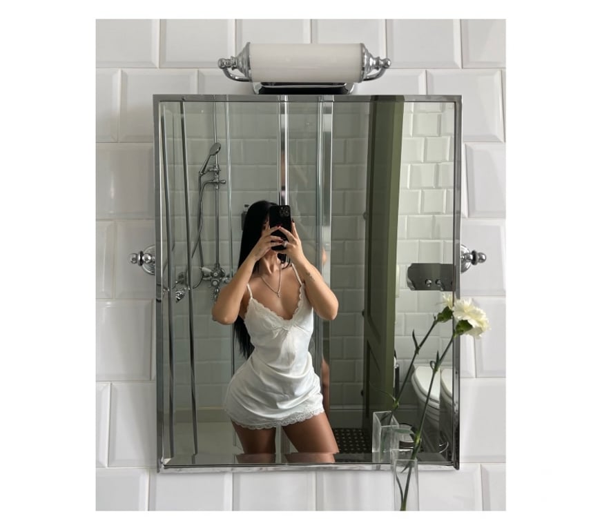 Escorts Surrey Surrey Heath - Photos for Leah best in town