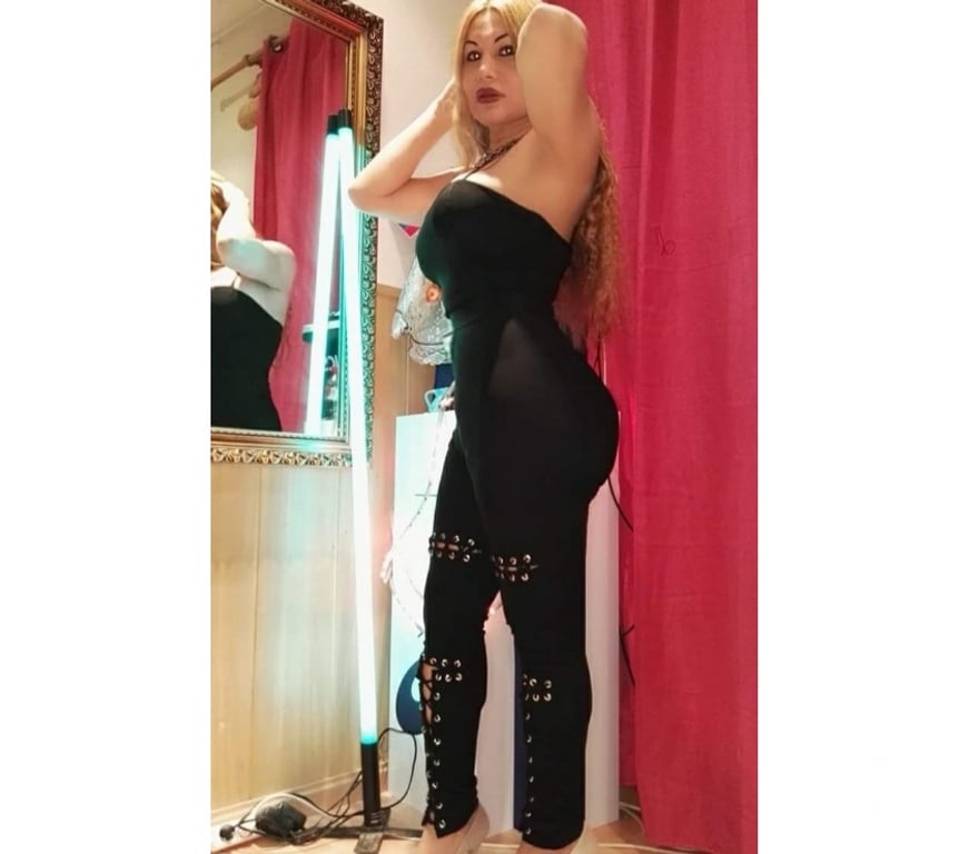 Trans Escorts North West London Harrow - Photos for Colombian Paula party girl very Top