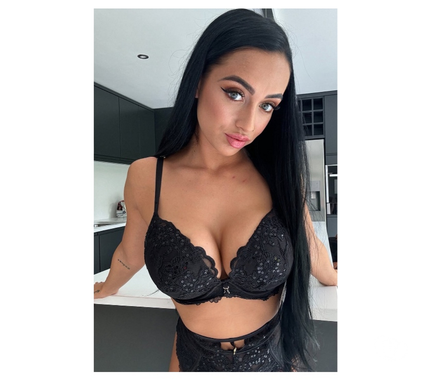 Escorts North Yorkshire Scarborough - North Yorkshire - Photos for 🫦HOT AND TASTY BRUNETTE 💃🏻