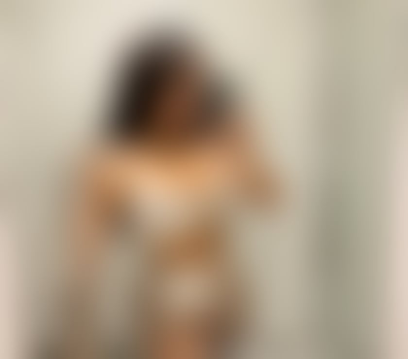 Lary 🍑 🇧🇷 hot brazilian brunette 🔞