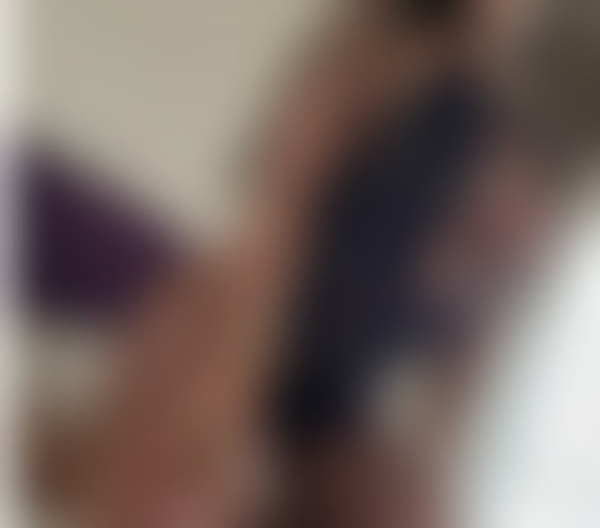 Escorts Bedfordshire Luton - Photos for 🔥LETS PARTY AND BUBBLE TOGETHER🍸FOR A FEW DAYS ONLY