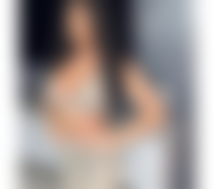 Escorts Derbyshire Derby - Photos for Amira new in town party 🥳🎉 girls only outcoll