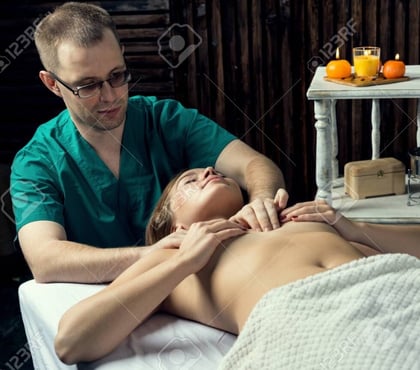  massage Romford Havering - Photos for Massage for woman only outcalls