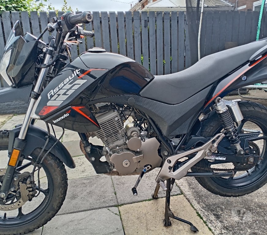 motorbike for sale Hull Hull City Centre - Hull - Photos for Lexmoto Assault 125