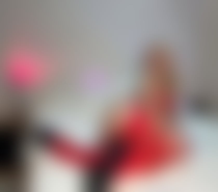 Escorts Hertfordshire St. Albans - Photos for BLONDE CURVY WOMAN-BUSTY-PERFECT