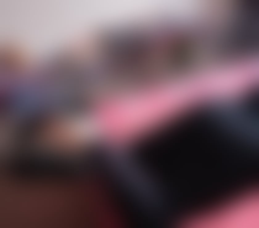 Escorts Lancashire Blackburn with Darwen - Photos for PRETTY MILF BRUNETTE