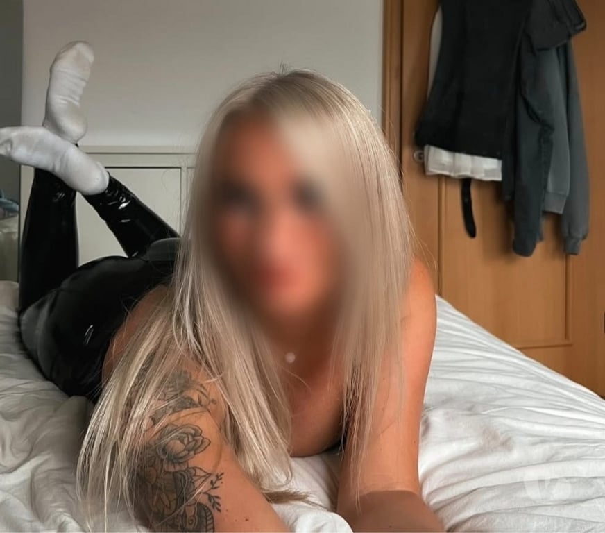 Escorts Surrey Guildford - Photos for Hi guys im Lena in Guildford xx