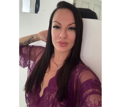  Escorts & Erotic Massage Croydon Croydon - Photos for 🥳🍾PARTY GIRL CHANNEELL🍾🥳
