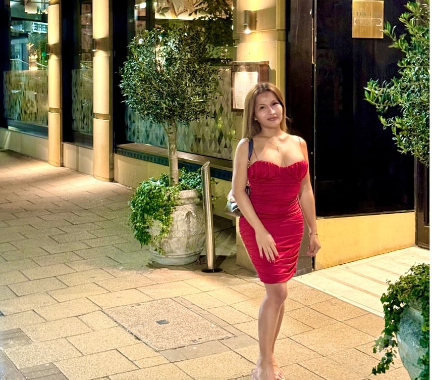 Escorts Nottinghamshire Nottingham - Photos for Half Filipina-Colombian woman in Nottingham for a week