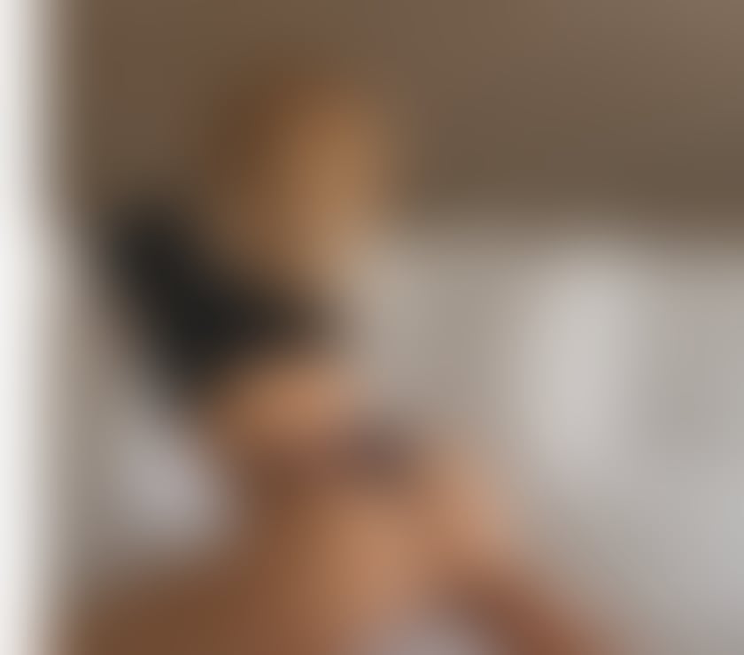 Escorts South West London Sutton - Photos for Party girl just outcall xxxx
