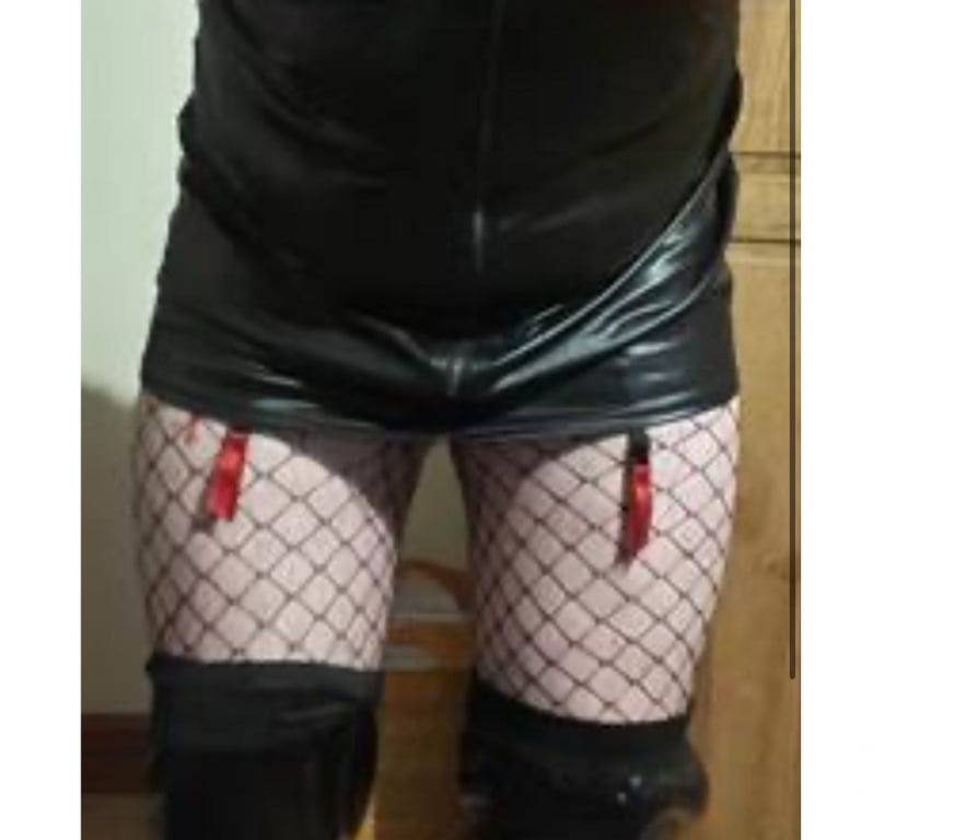 Other Services Staffordshire Stafford - Photos for Open minded kinky guy looking for discreet fun
