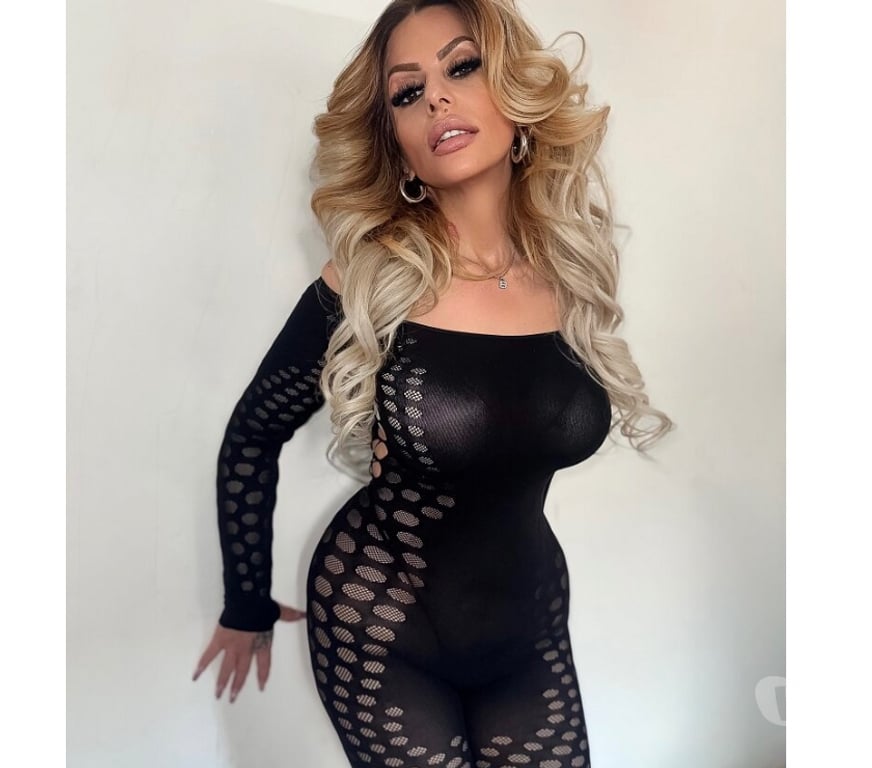 Escorts York York City Centre - York - Photos for GORGEOUS BLONDE MILF-PARTY WOMAN