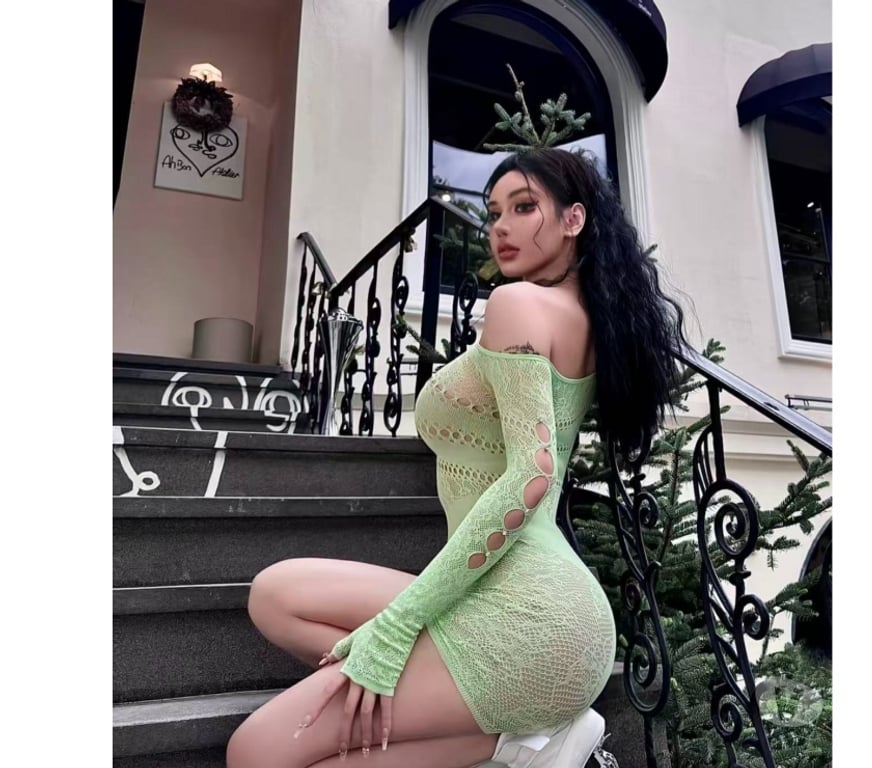 Escorts West Midlands Wolverhampton - Photos for HOT Chinese girl