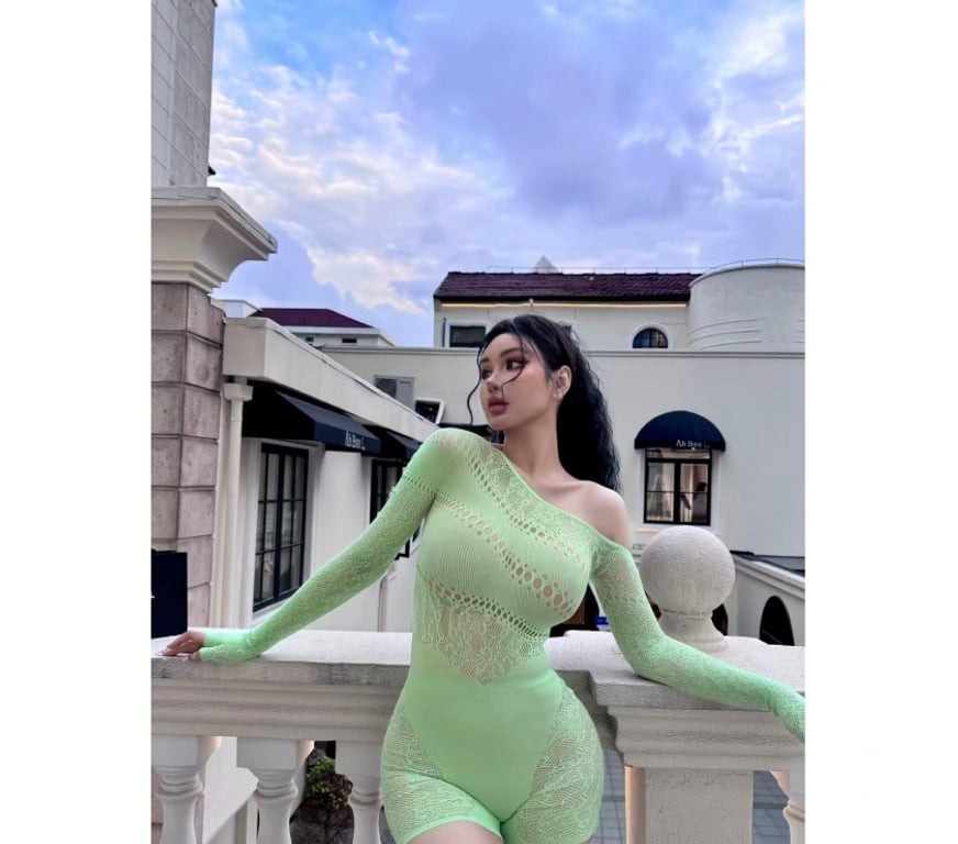 Escorts West Midlands Wolverhampton - Photos for HOT Chinese girl