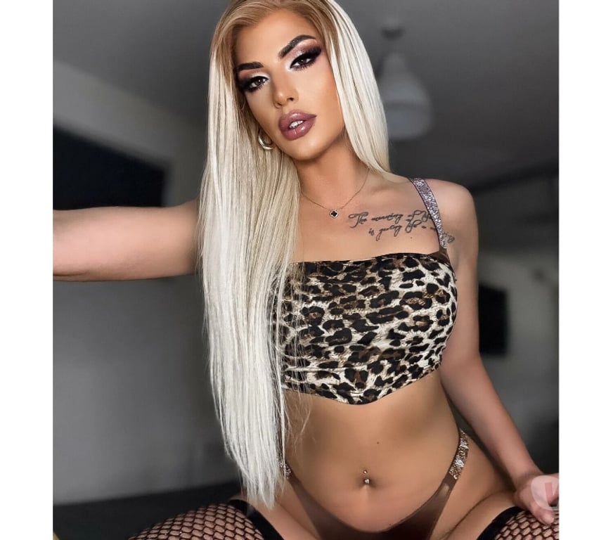 Escorts Hull The Avenues - Hull - Photos for Sara Transgender Back in town ! Full service