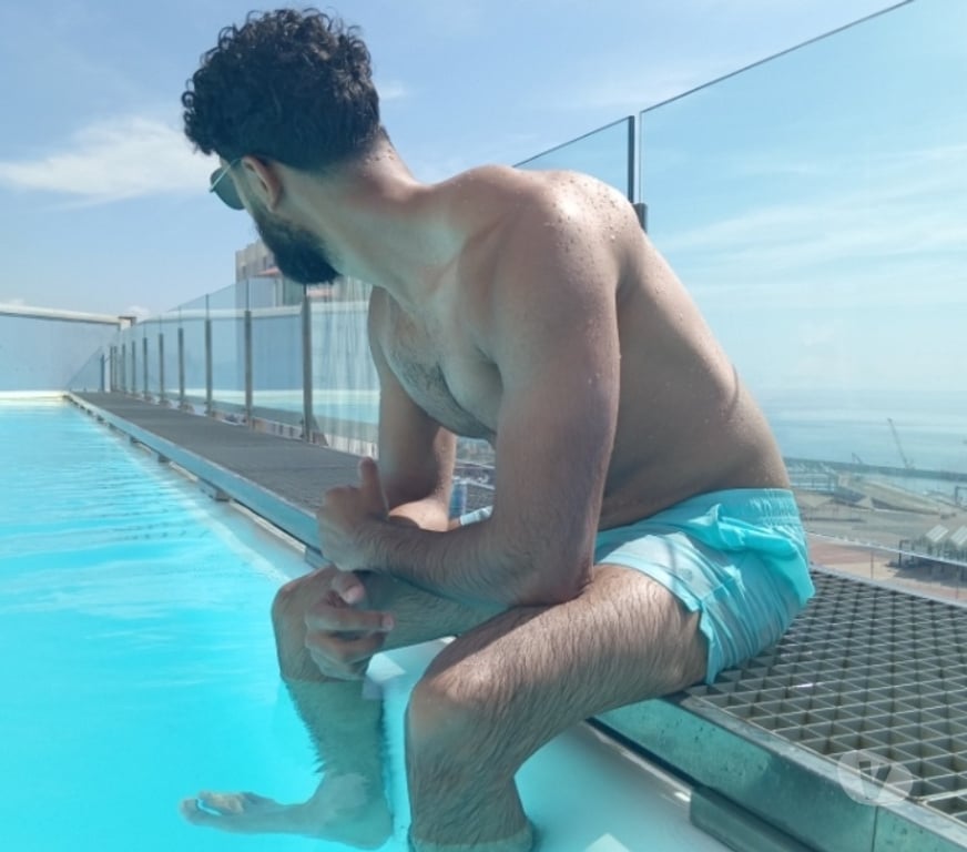 Escorts West Yorkshire Kirklees - Photos for Muscleman Persian prince 😍💪🏽